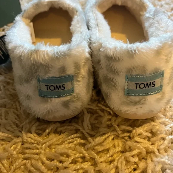 NWT TOMS ❄️ 🐆 - Picture 3 of 8